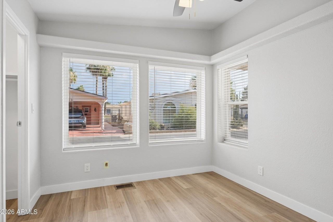 1864 E Augusta Ave - Photo 5 of 31