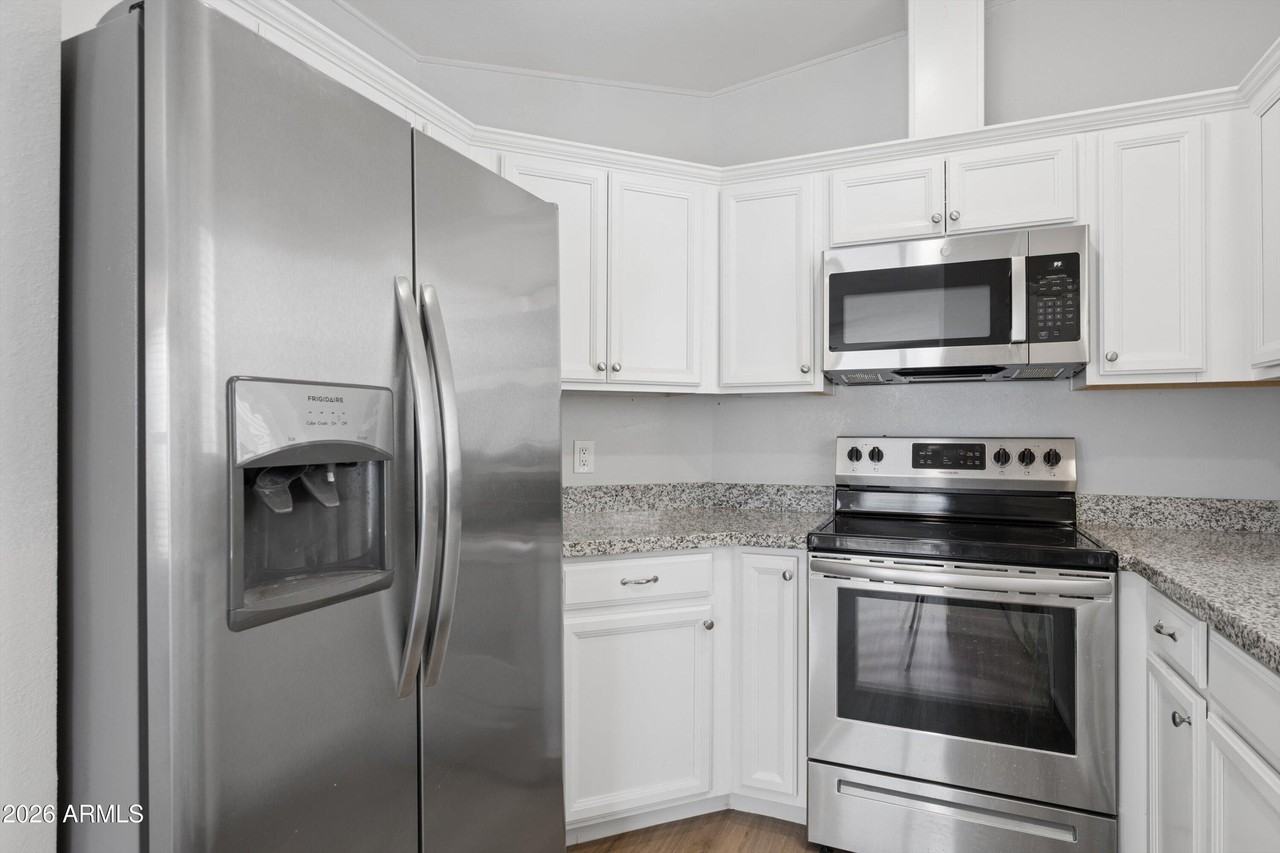 1864 E Augusta Ave - Photo 6 of 31