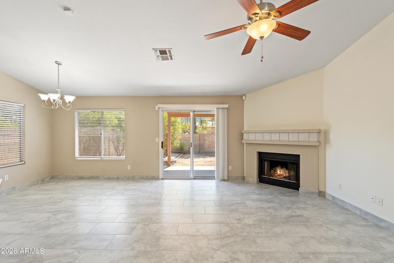 20223 N 30th St - Photo 5 of 34