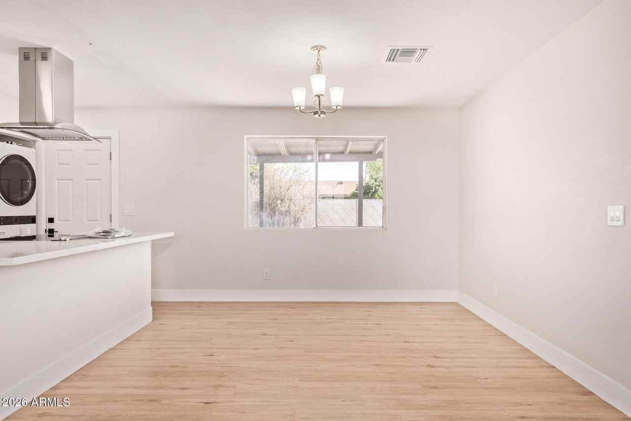 1611 W 5th St - Photo 7 of 27
