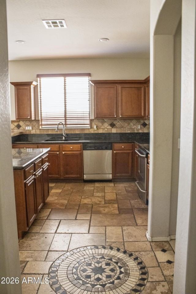 10321 W Windsor Ave - Photo 2 of 40