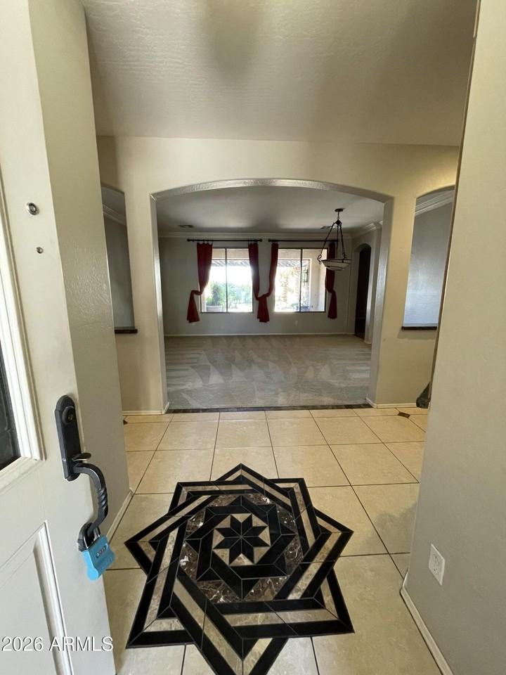 10321 W Windsor Ave - Photo 5 of 40