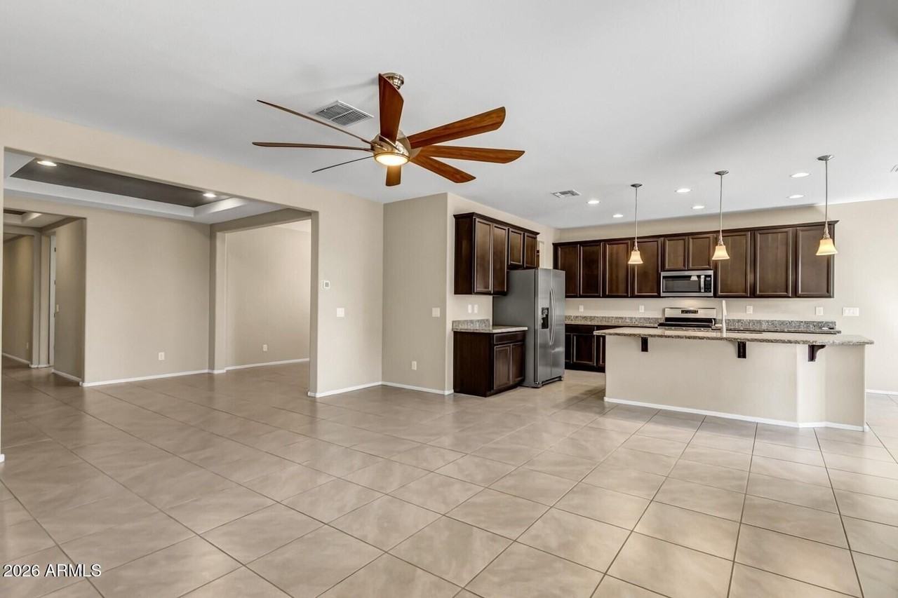 5429 W Lydia Ln - Photo 7 of 50