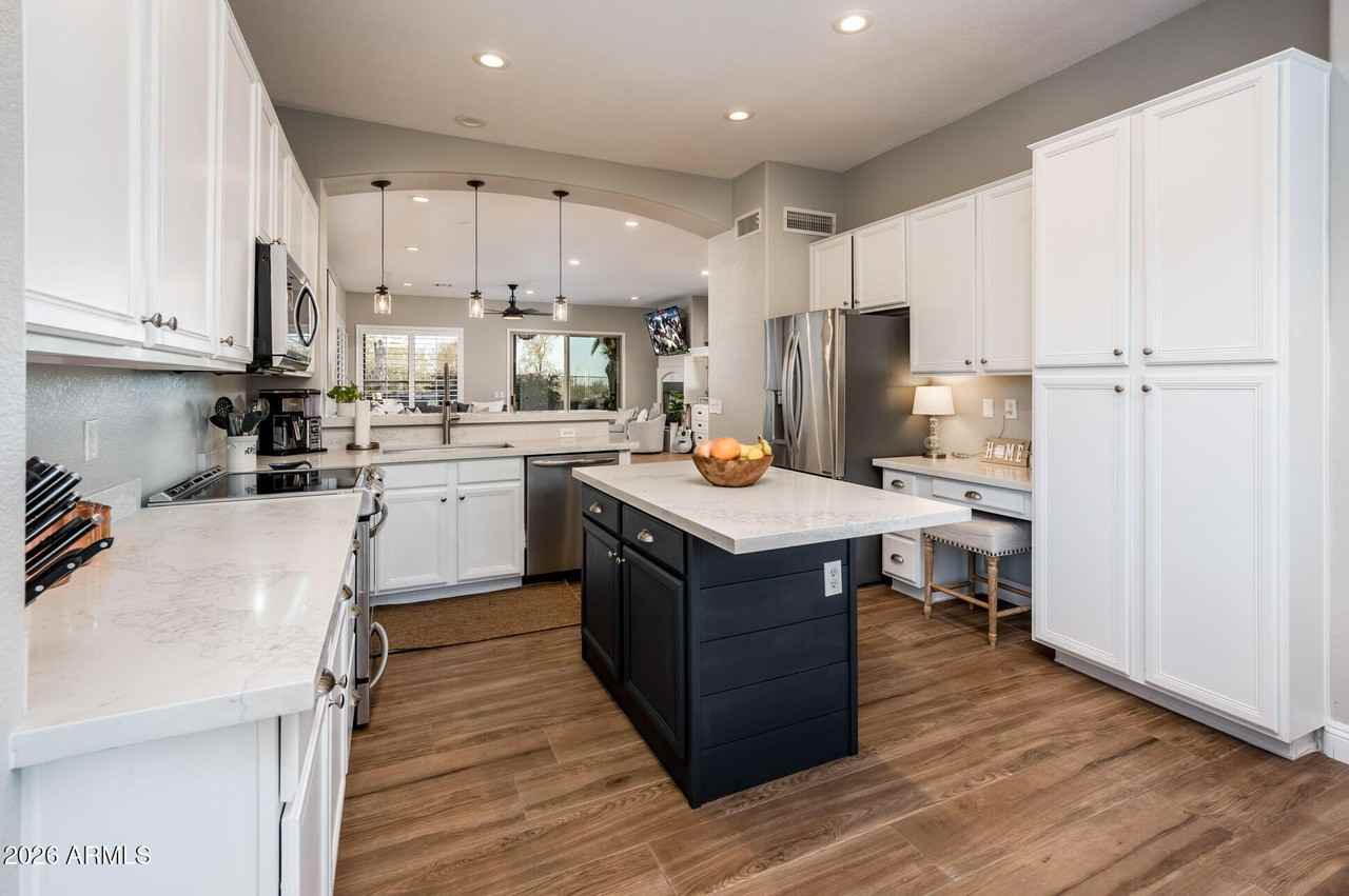4375 E Lariat Ln - Photo 7 of 24