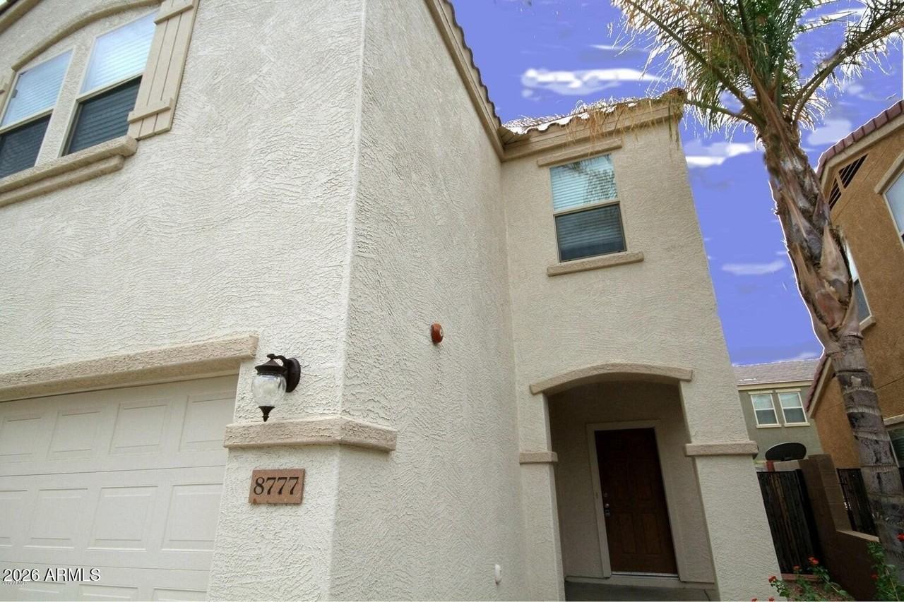 8777 W Dahlia Dr - Photo 4 of 33