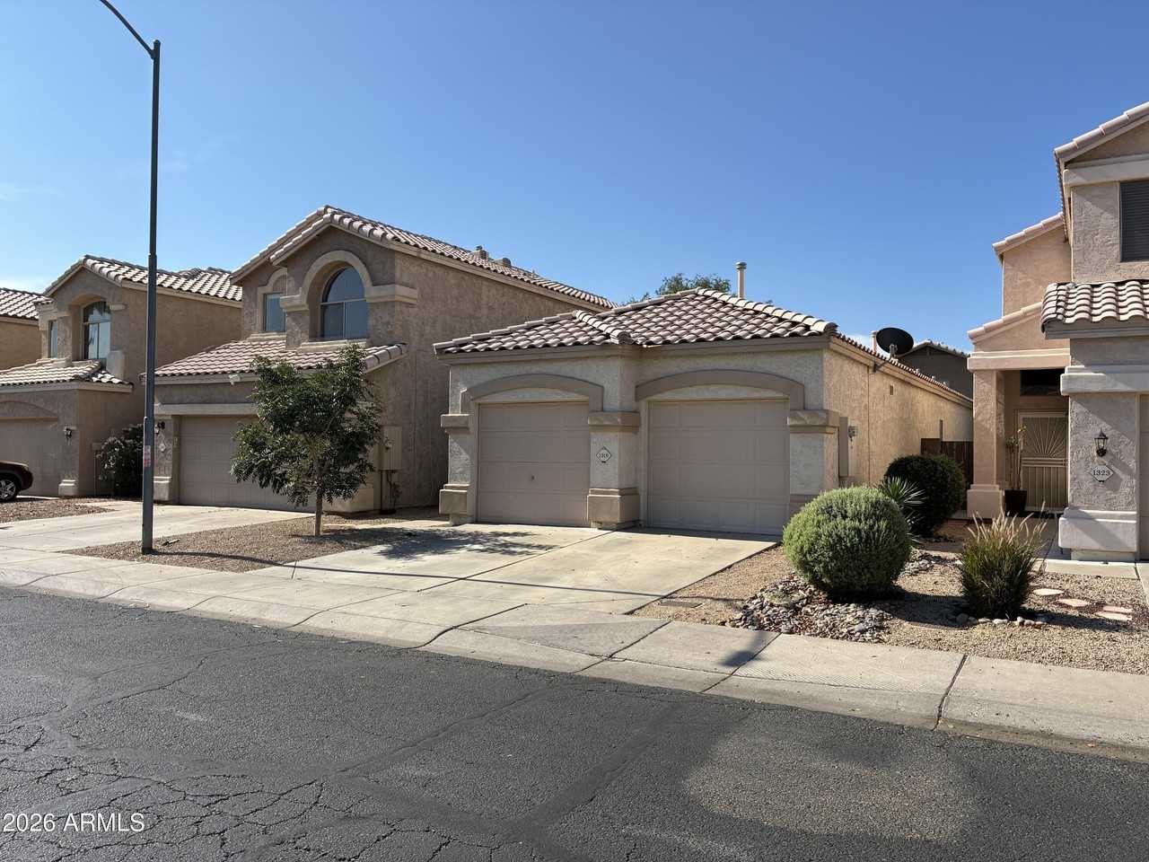 1319 W Escuda Rd - Photo 3 of 32