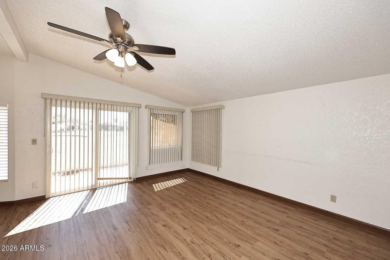 6249 S Pinehurst Dr - Photo 3 of 44