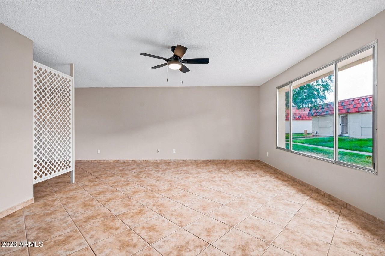 7849 N 49th Ave - Photo 3 of 34