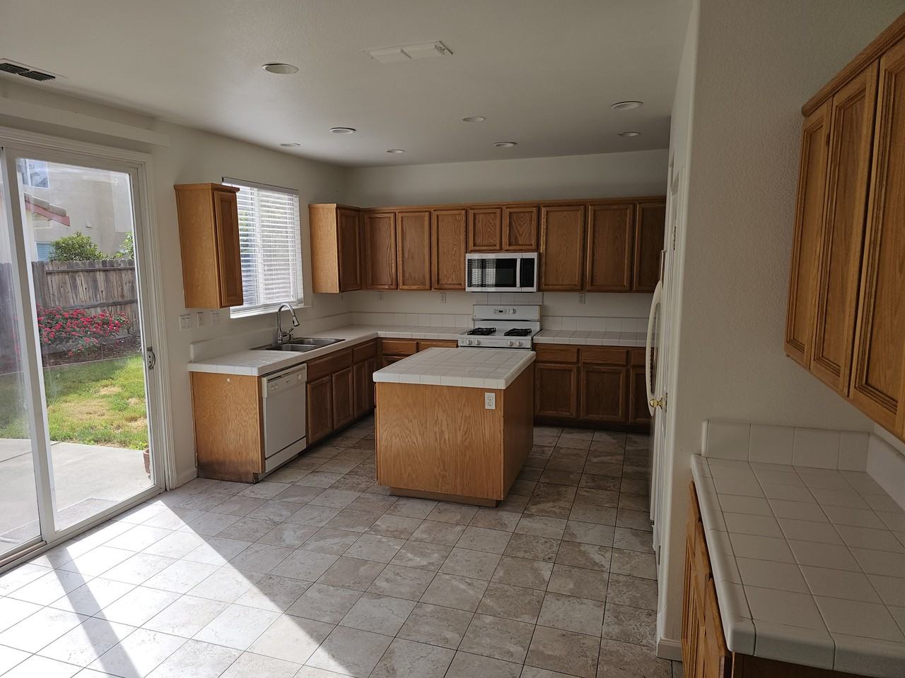 35 Klondike Ct - Photo 5 of 16