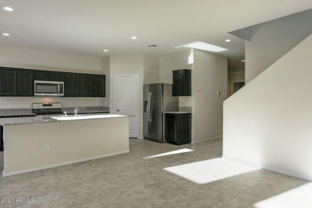 3681 N 307th Dr - Photo 7 of 37