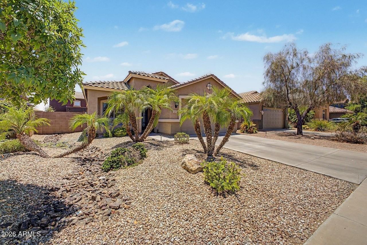 731 W Mesquite Tree Ln - Photo 2 of 33