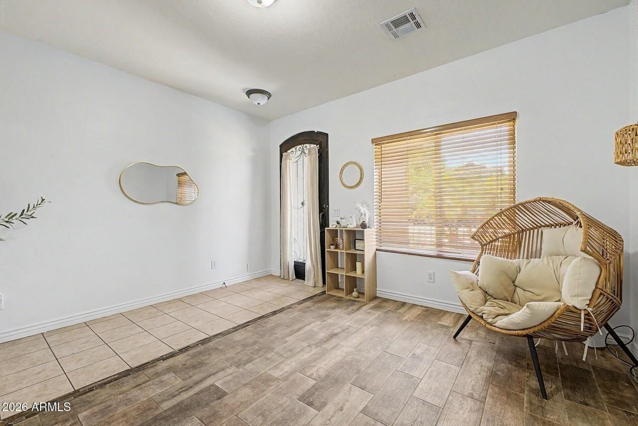 731 W Mesquite Tree Ln - Photo 5 of 33