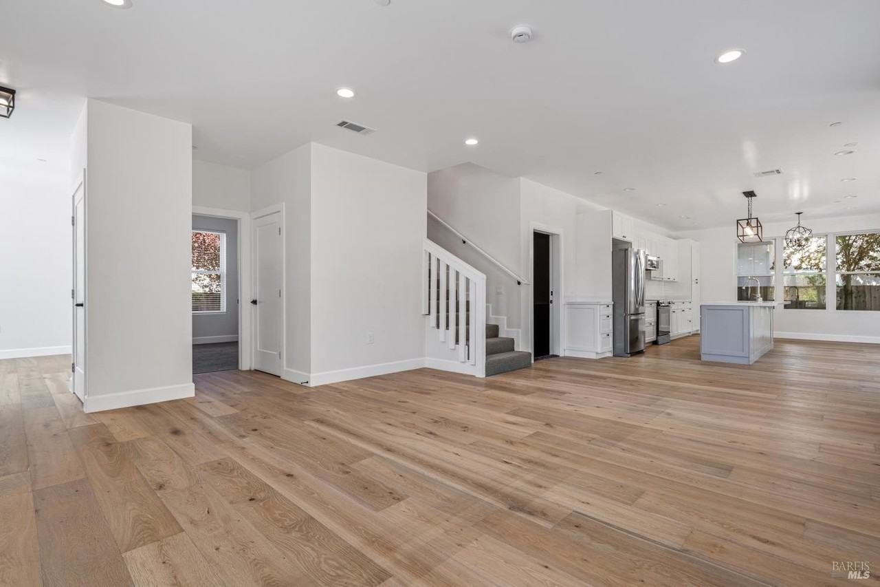 109 Paul Wittke Dr - Photo 4 of 9