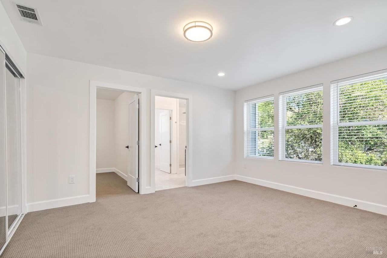 109 Paul Wittke Dr - Photo 5 of 9