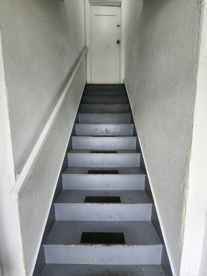 204 1/2 E 2nd St #1 - Photo 2 of 11