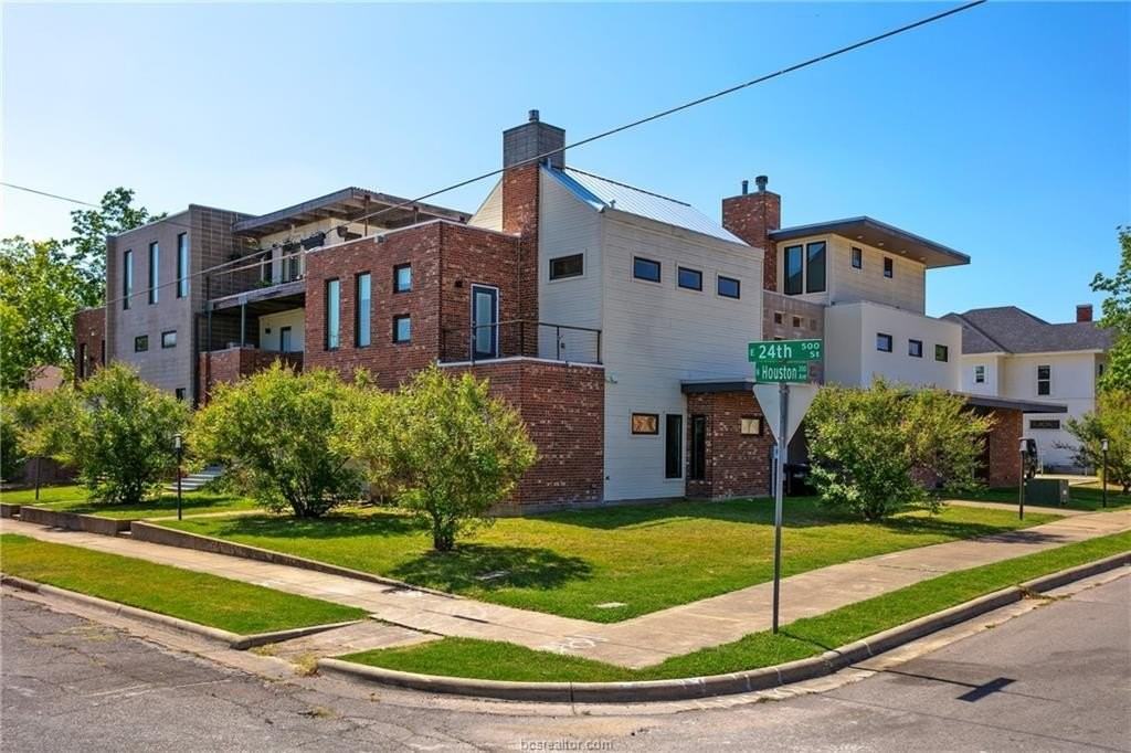217 N Houston Ave - Photo 3 of 34