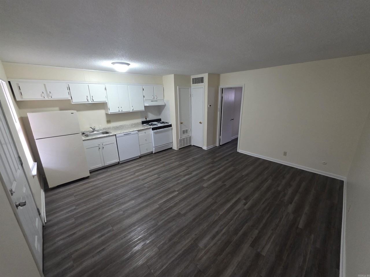 201 N Polk St #F - Photo 6 of 14