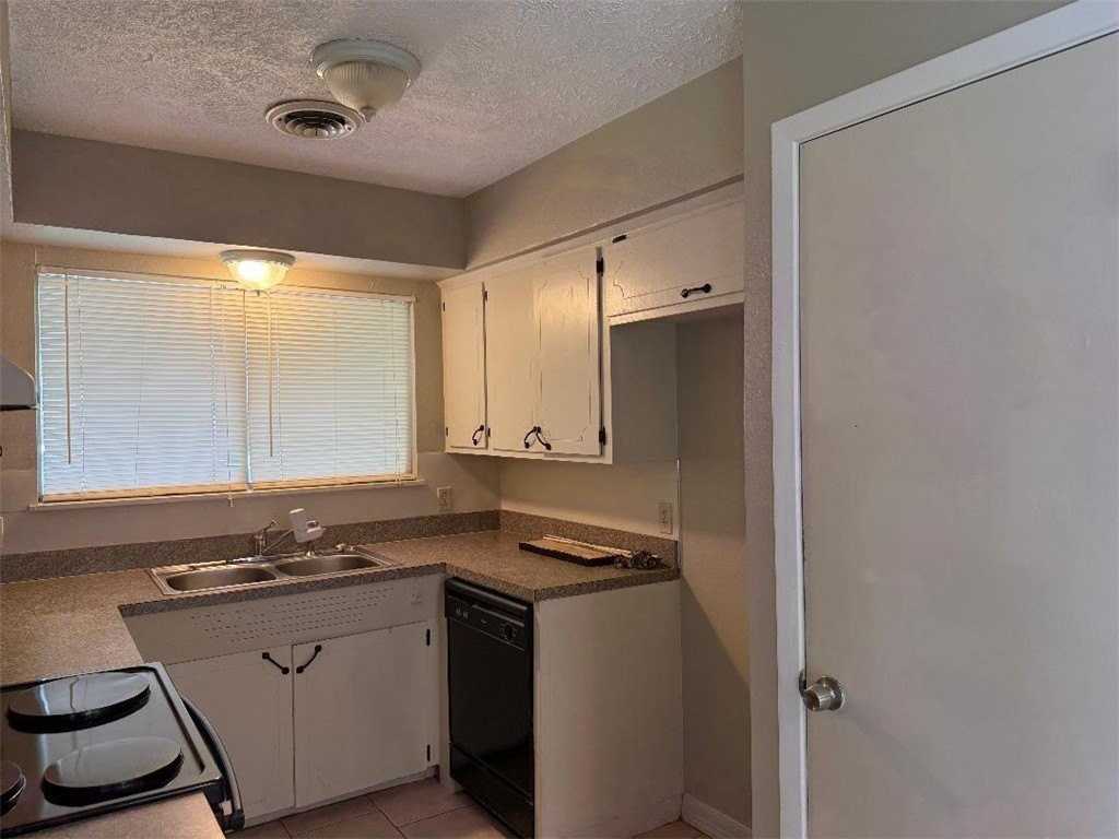 205 Broadway Blvd - Photo 6 of 26