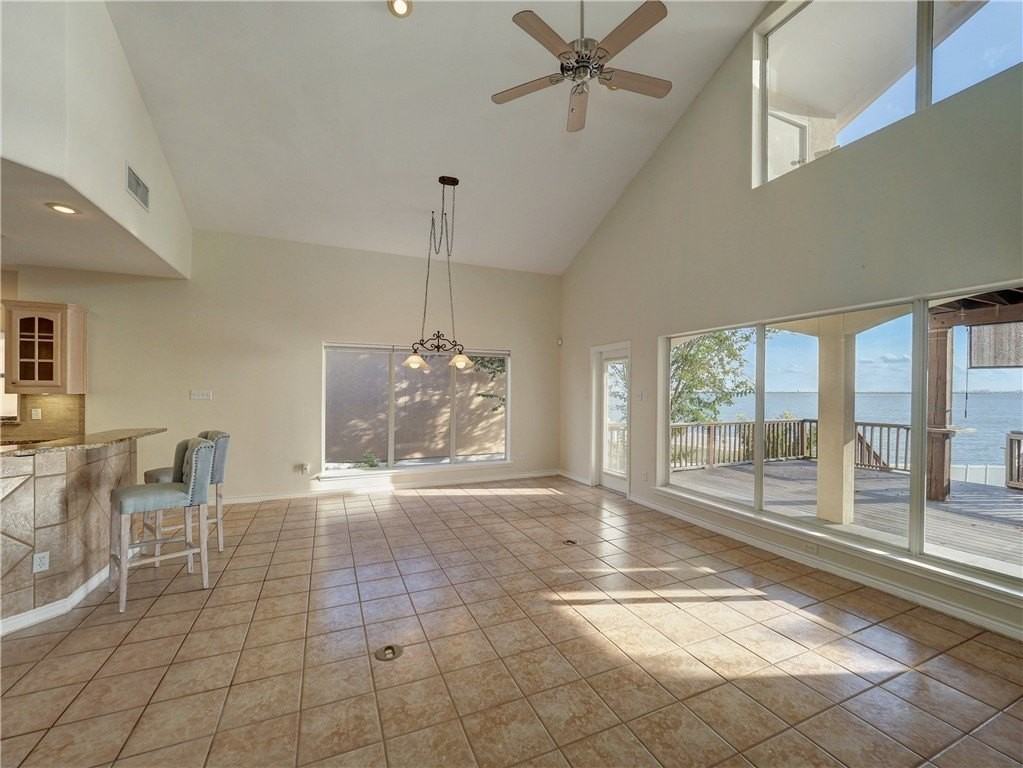 1343 Bayview Dr - Photo 5 of 39