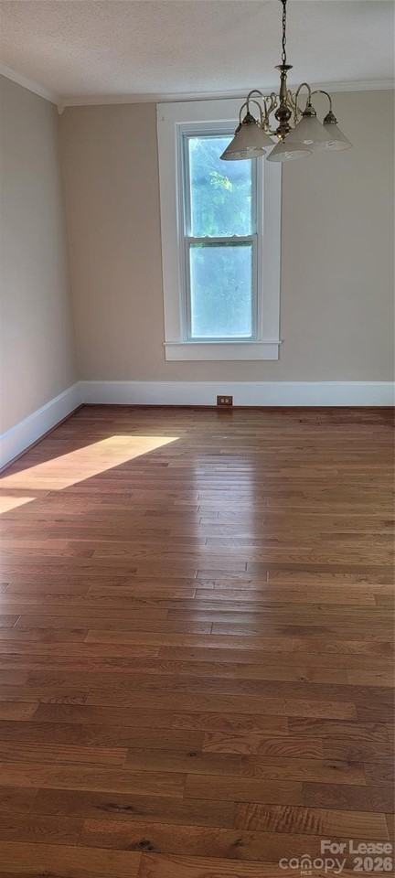 212 E Bell St - Photo 2 of 9