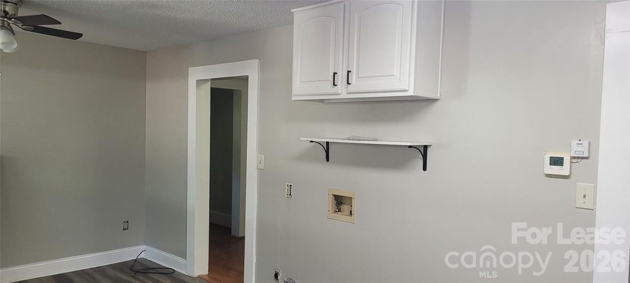 212 E Bell St - Photo 7 of 9