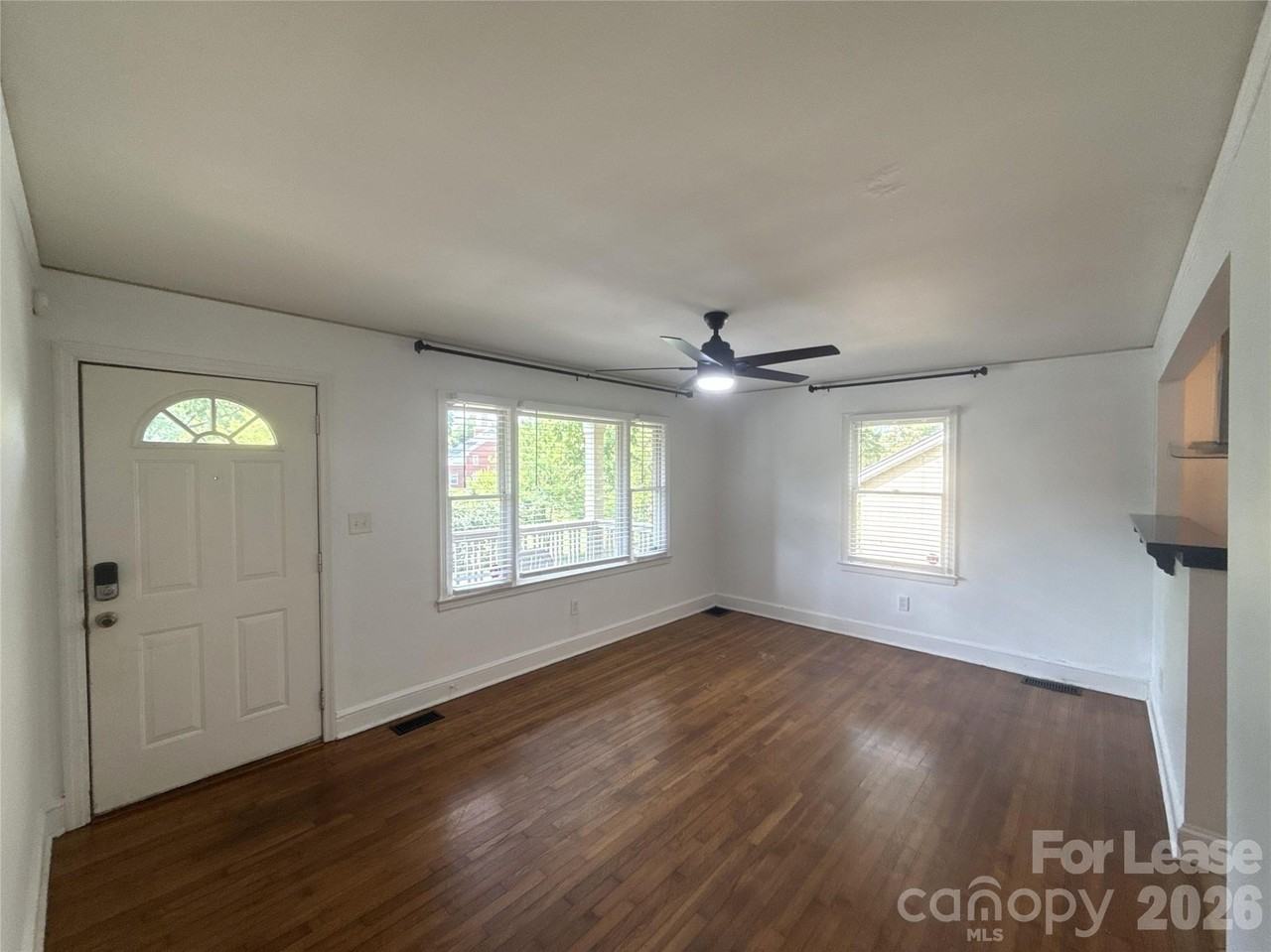 526 W Kingston Ave - Photo 3 of 16