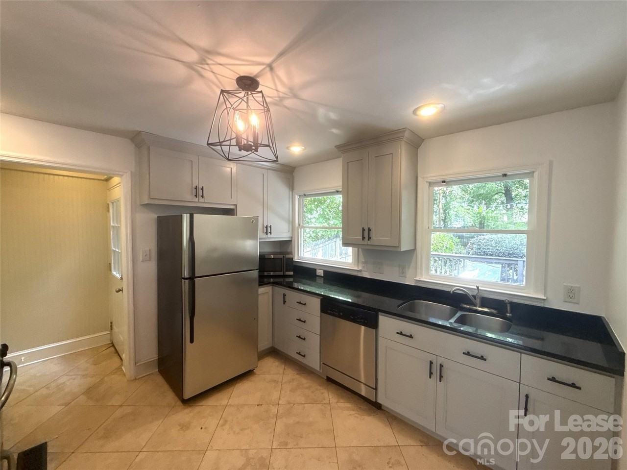 526 W Kingston Ave - Photo 6 of 16