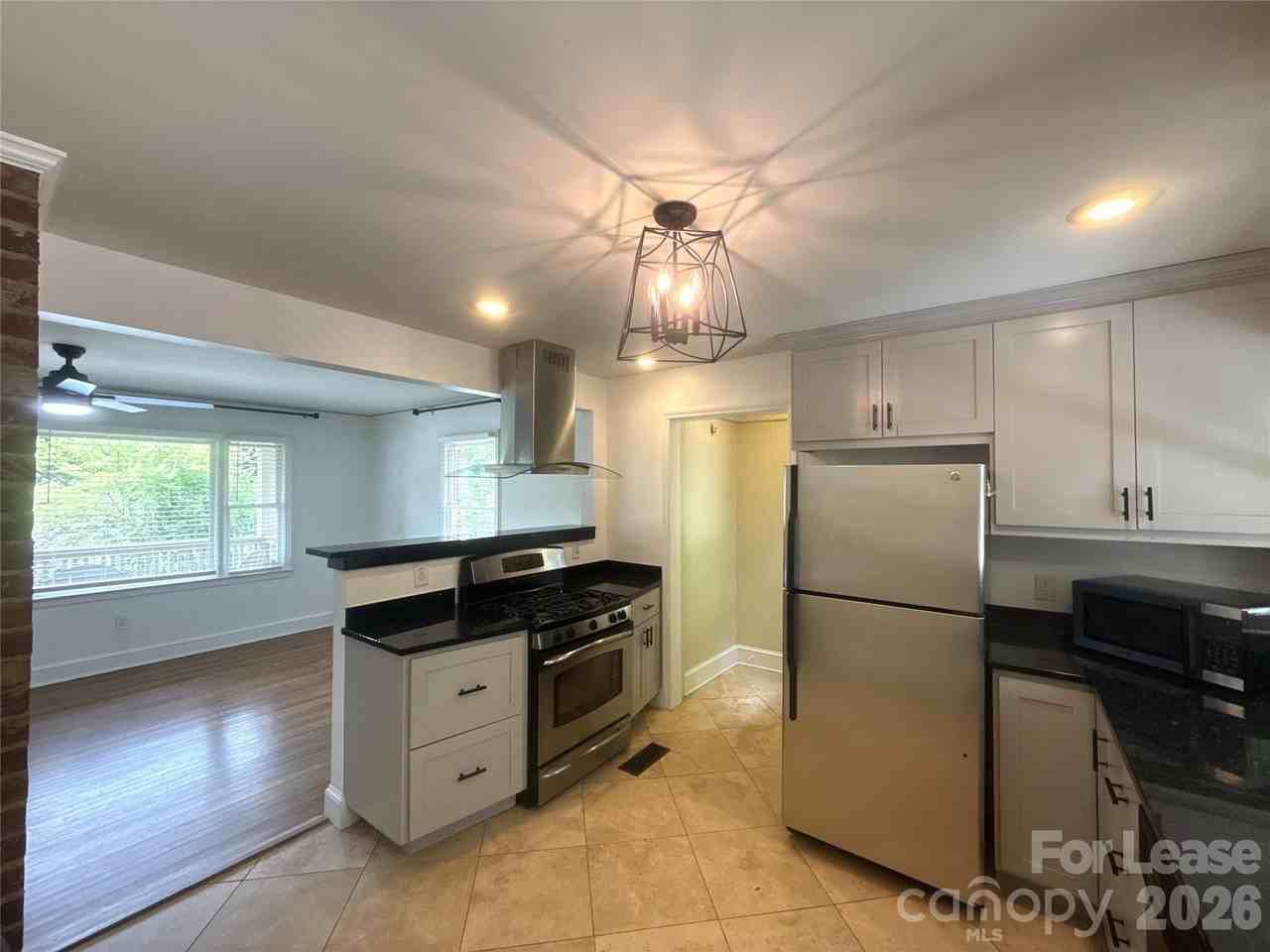 526 W Kingston Ave - Photo 7 of 16