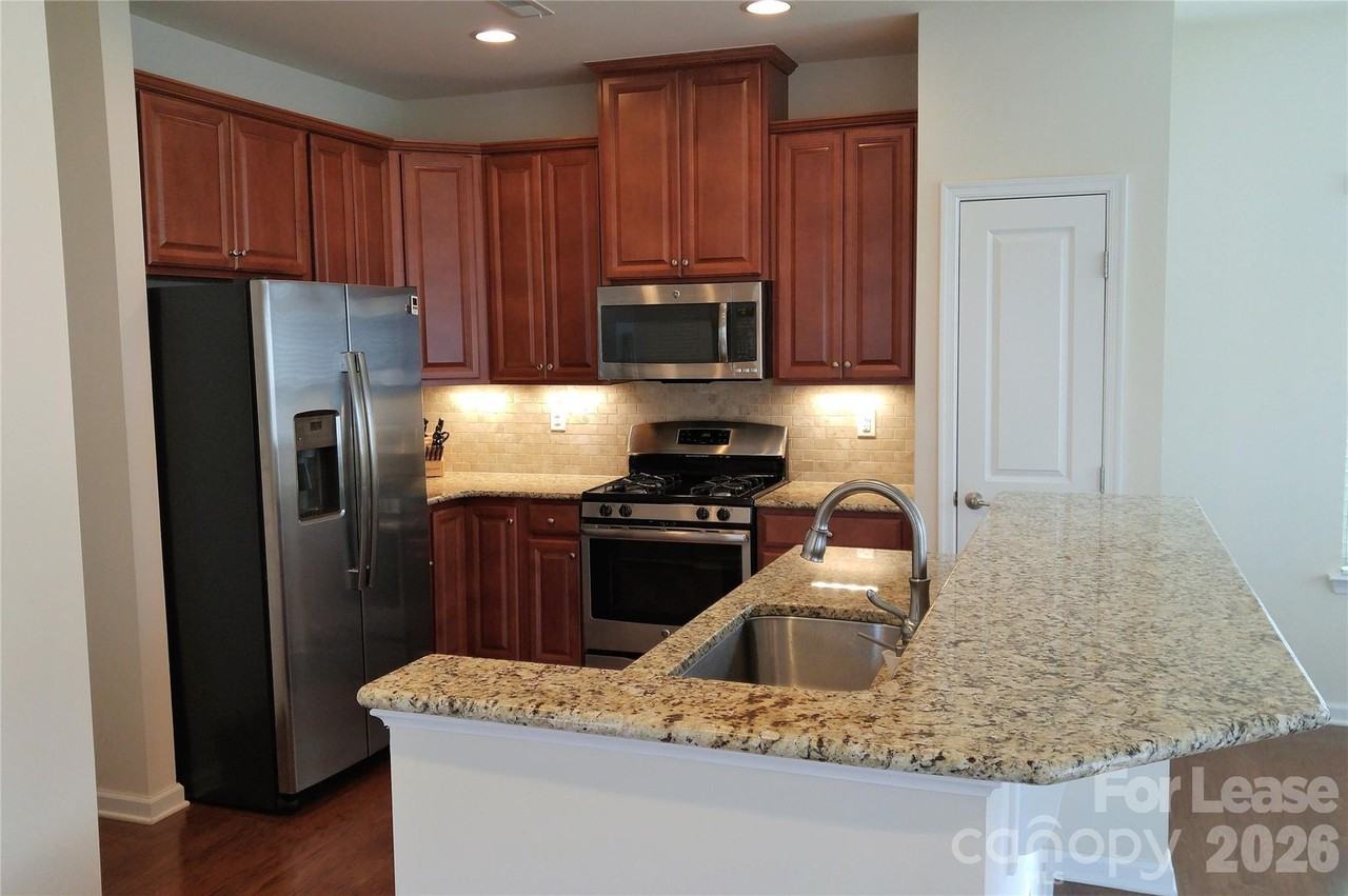 2504 Alyssa Ln - Photo 2 of 15