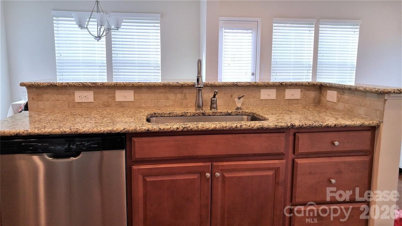 2504 Alyssa Ln - Photo 3 of 15