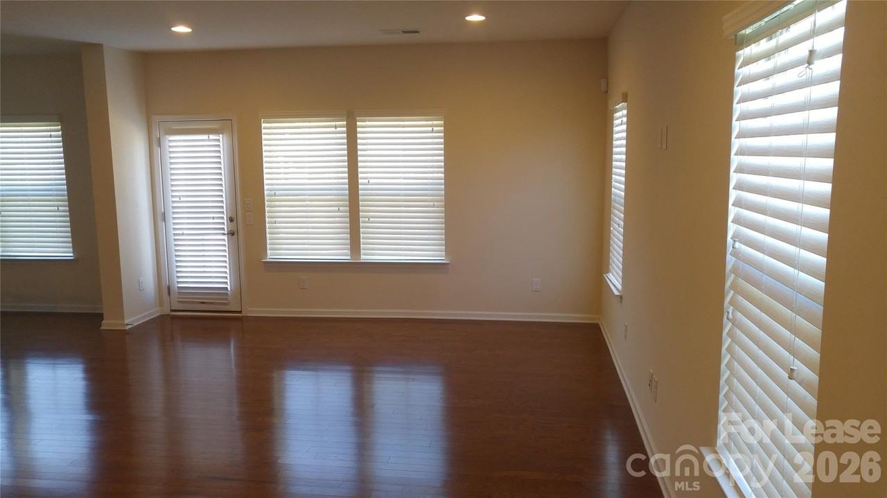 2504 Alyssa Ln - Photo 5 of 15