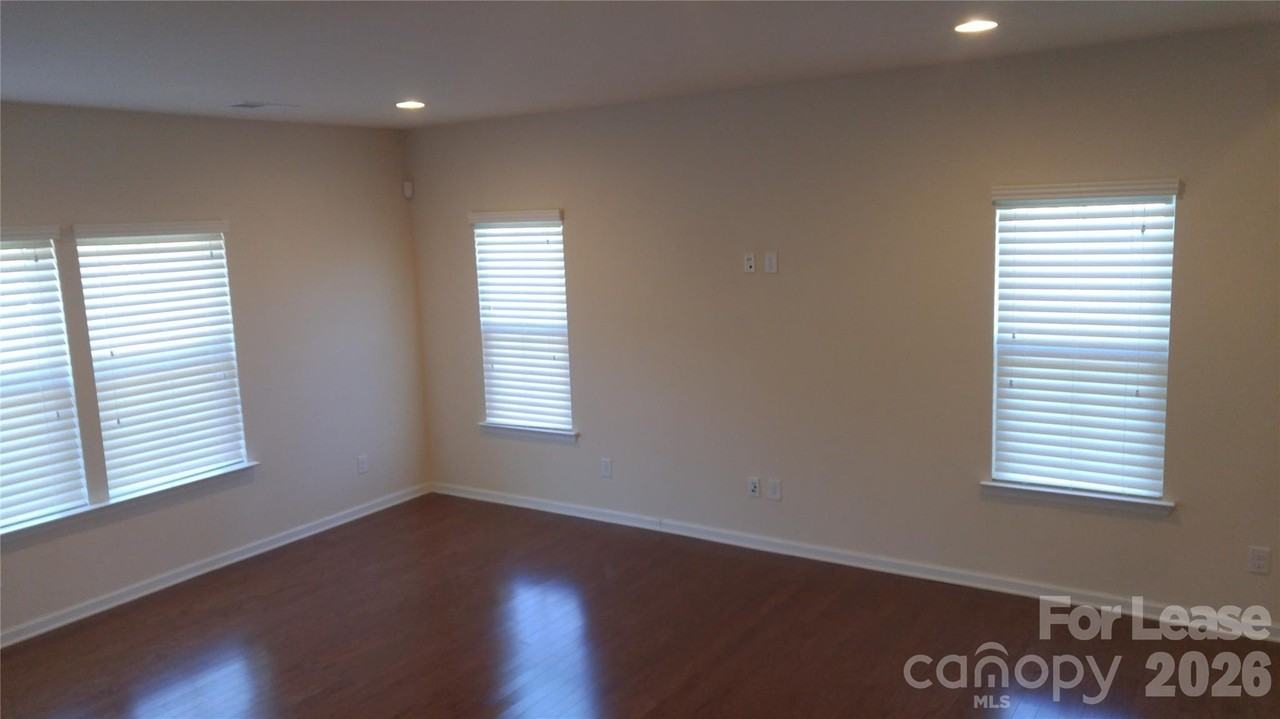 2504 Alyssa Ln - Photo 6 of 15