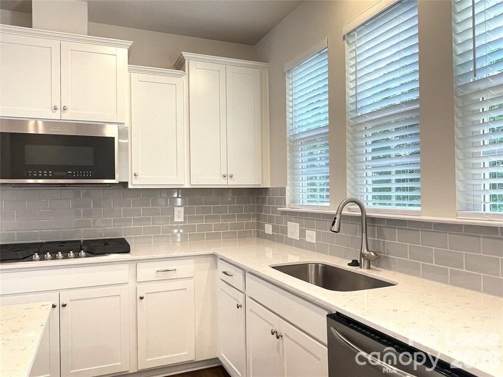 14051 Martin Hill Way - Photo 4 of 26