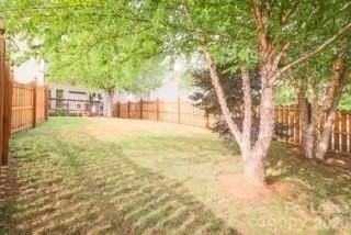 15523 Troubadour Ln - Photo 2 of 12