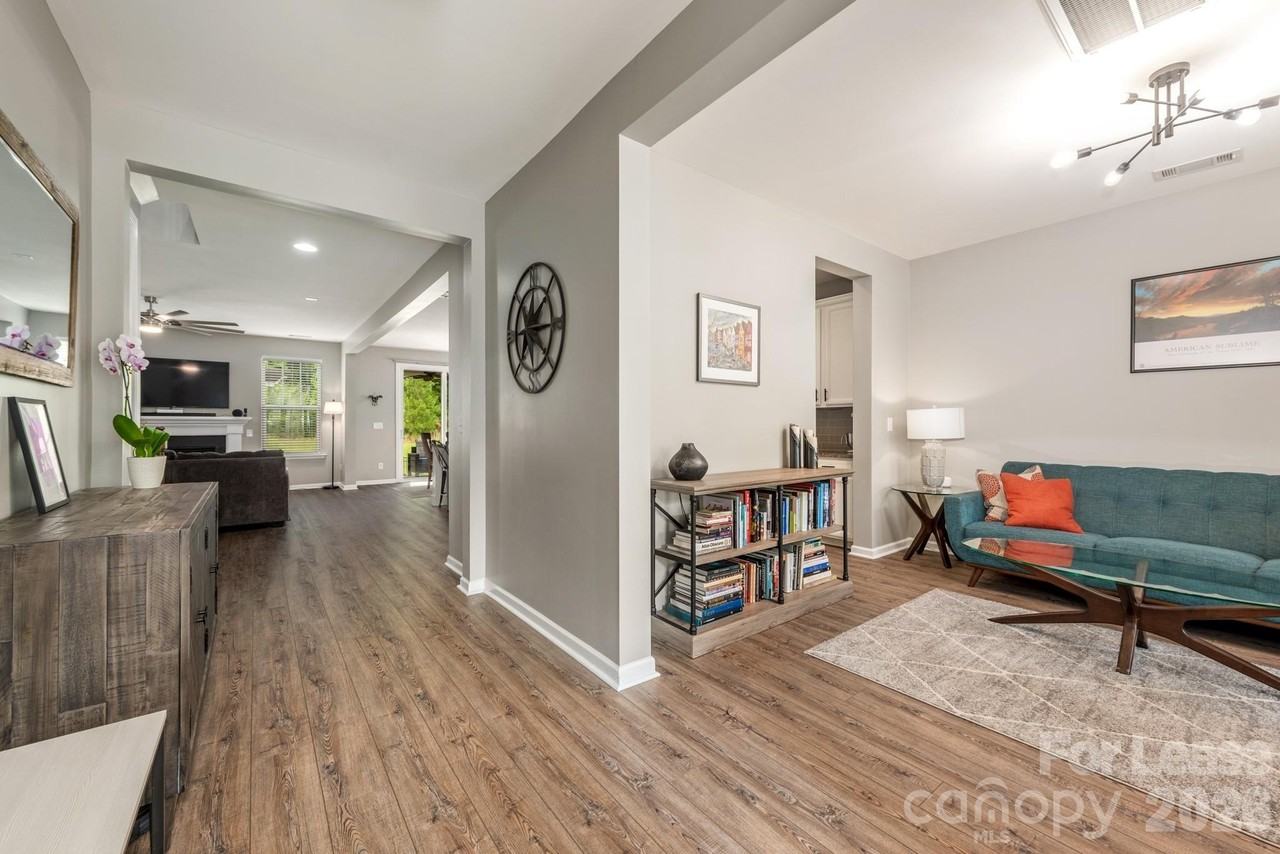11719 Grey Partridge Dr - Photo 4 of 44