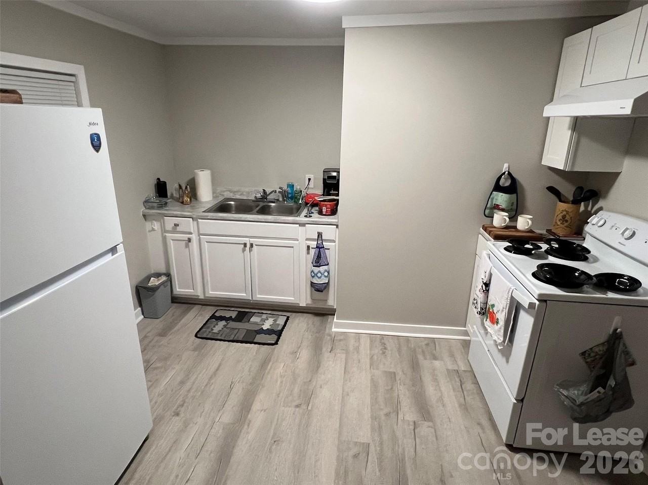 605 Center St Nw - Photo 3 of 8