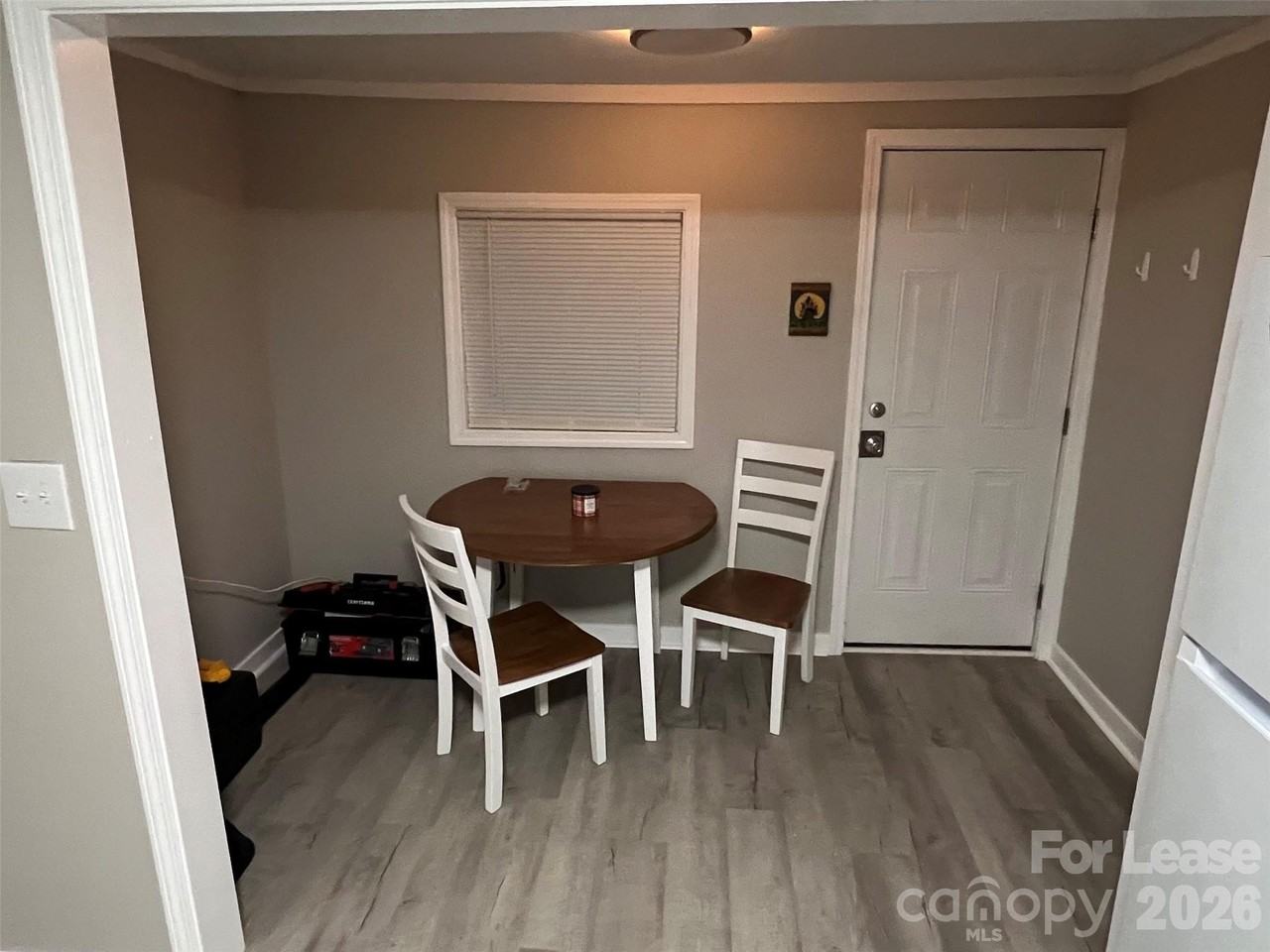 605 Center St Nw - Photo 4 of 8