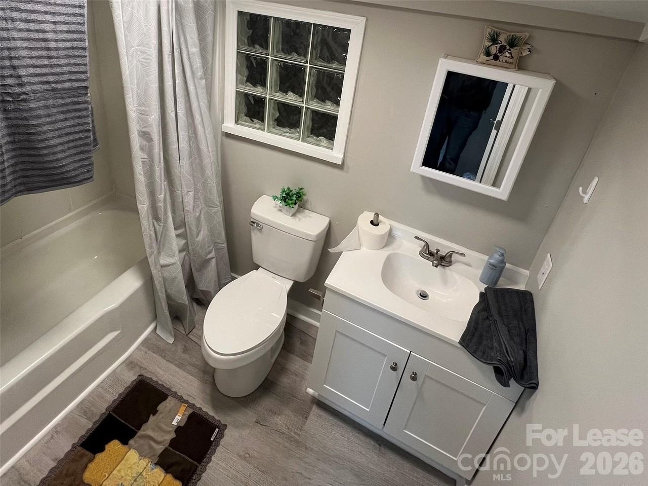 605 Center St Nw - Photo 7 of 8