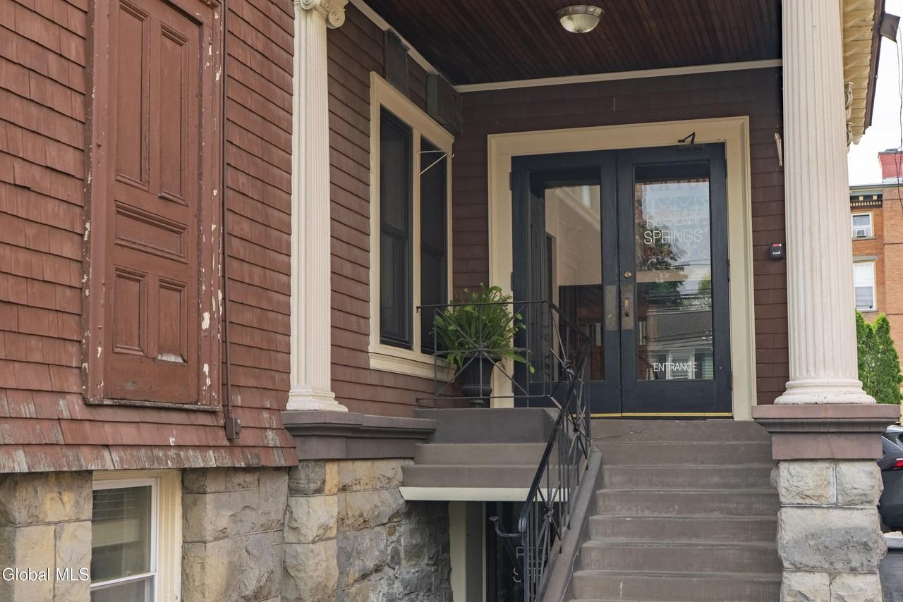 153 Regent St #2 - Photo 2 of 19