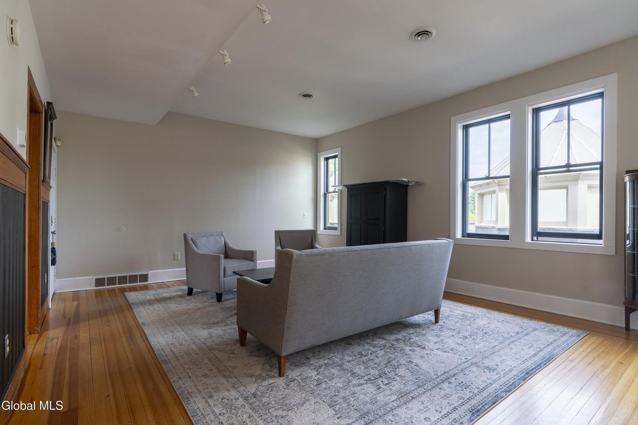 153 Regent St #2 - Photo 3 of 19