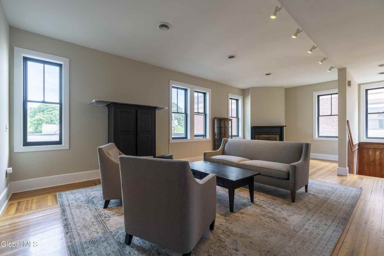 153 Regent St #2 - Photo 4 of 19