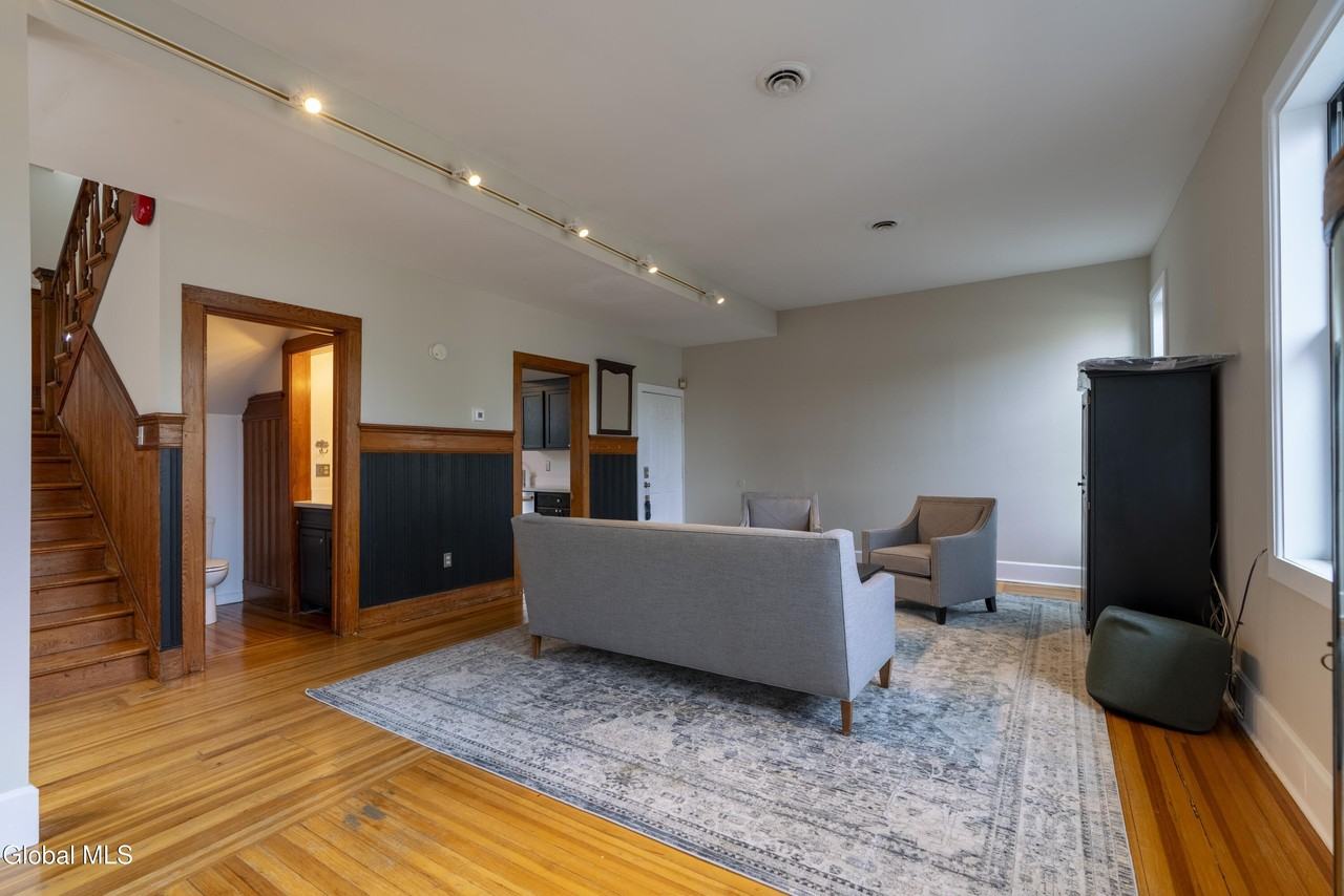 153 Regent St #2 - Photo 5 of 19