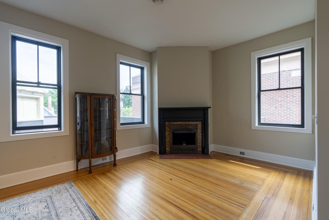 153 Regent St #2 - Photo 6 of 19