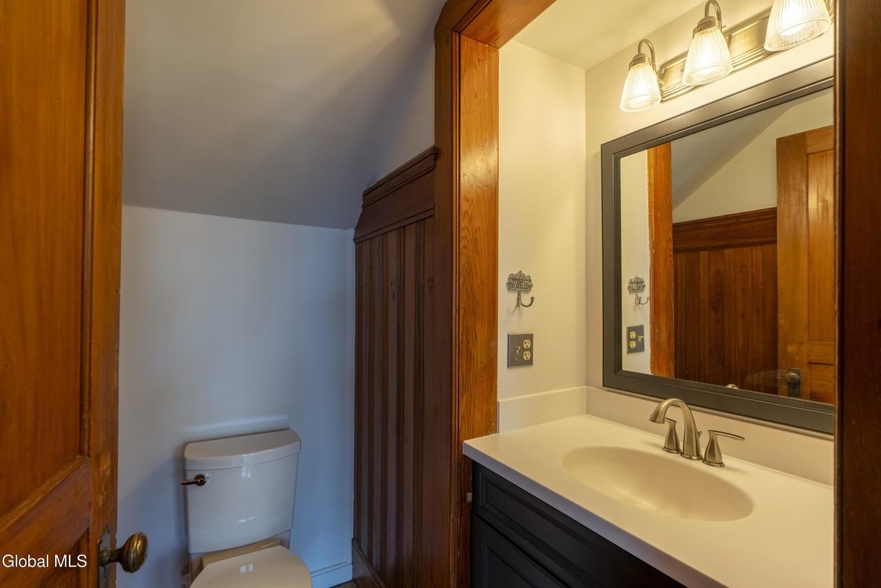 153 Regent St #2 - Photo 7 of 19