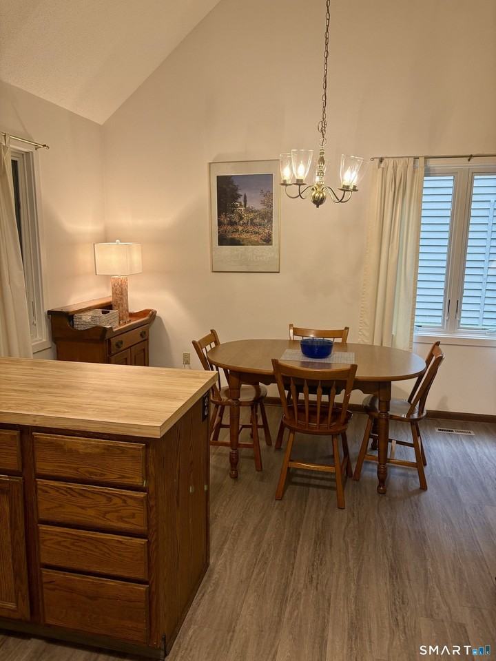 4 Copper Hill Dr #4 - Photo 6 of 13