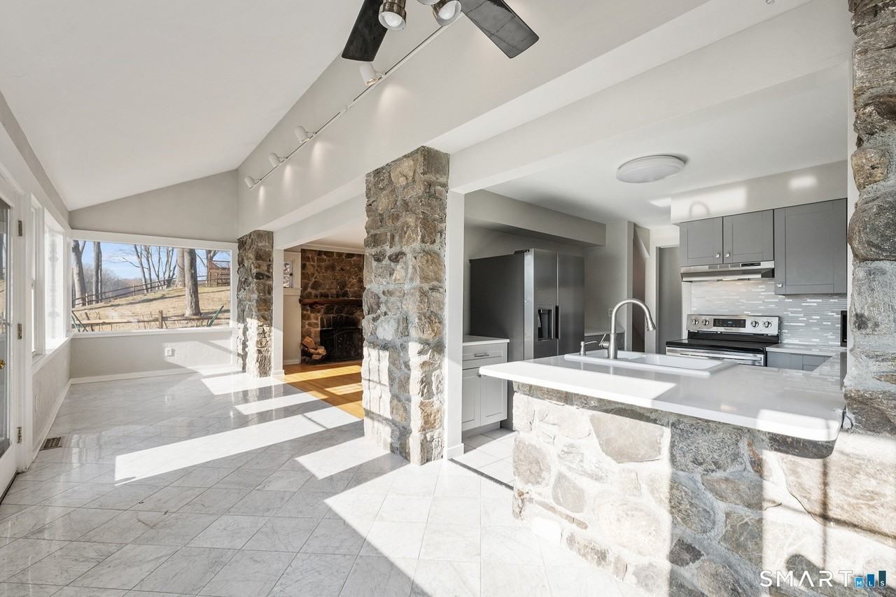 16 Crescent Dr - Photo 4 of 34