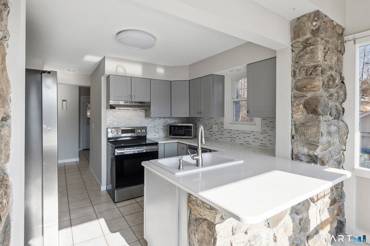 16 Crescent Dr - Photo 7 of 34