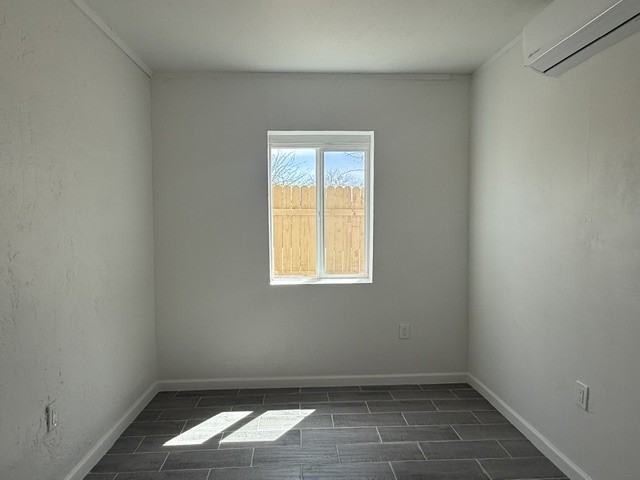4757 S 7th Ave #1 - Photo 3 of 5