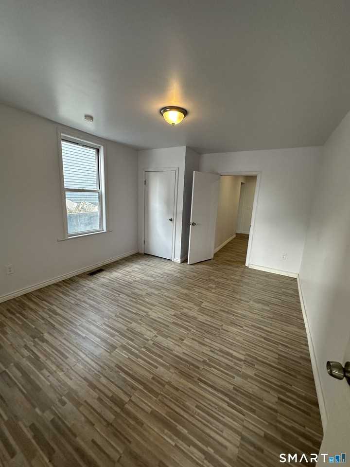 153 Ward St - Photo 4 of 14