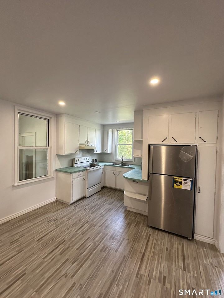 153 Ward St - Photo 5 of 14